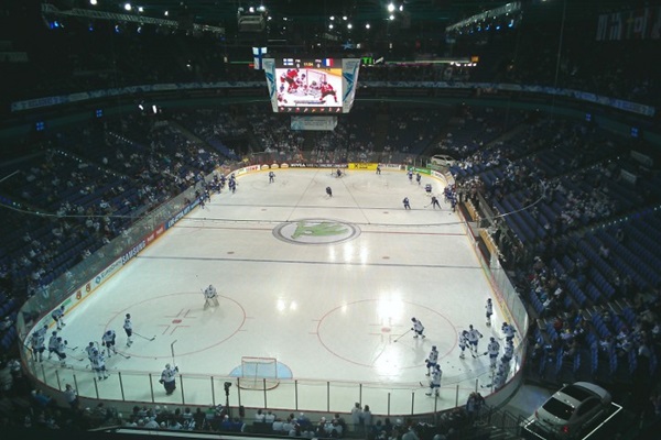 is_leijonathartwallareena20130507a