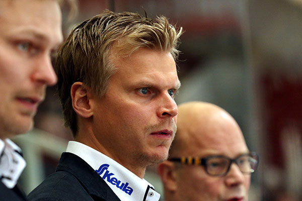 Pelicansin tuore päävalmentaja noussut vauhdilla vastuuseen: Vielä kuukausi sitten Mestis-joukkueen penkin takana!