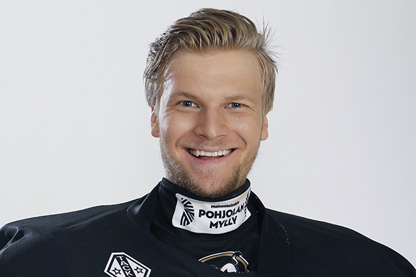 Nimekäs kiinnitys! NHL:ssäkin esiintynyt suomalaismaalivahti siirtyy Porin Ässiin