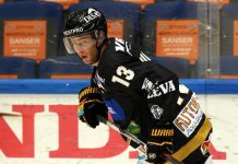 Taas rytisi! TPS-pakki rajusti päin laitaa – Kärppien huippuhyökkääjä suihkuun