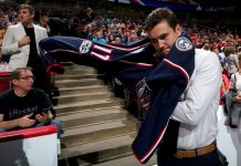 Liigassa tällä kaudella ihastuttaneella superlupauksella onnistunut NHL-debyytti!