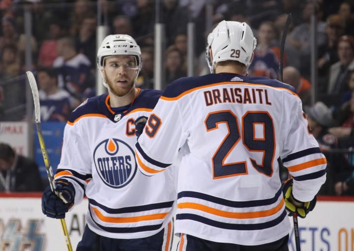 Edmonton Oilers v New York Islanders