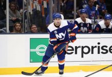 NHL-joukkueen pudotuspelitykki nieli ylpeytensä – pudotti palkkaansa ja teki pitkän jatkosopimuksen!